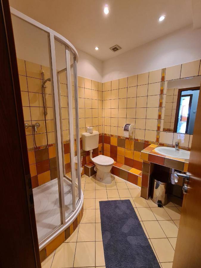 Istvan Parkhotel Es Gasztrofarm Sormas Bagian luar foto