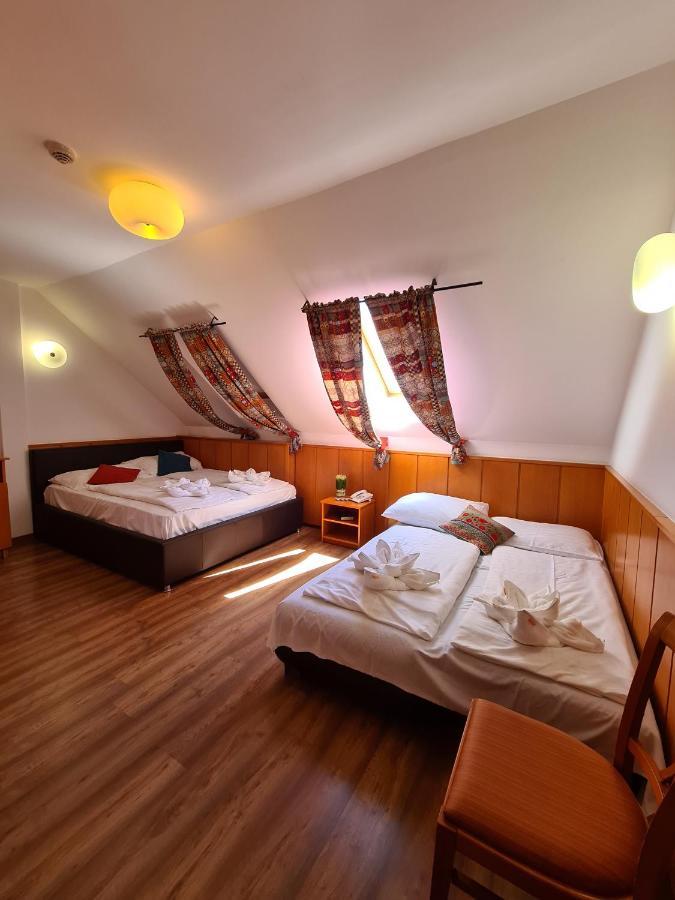 Istvan Parkhotel Es Gasztrofarm Sormas Bagian luar foto