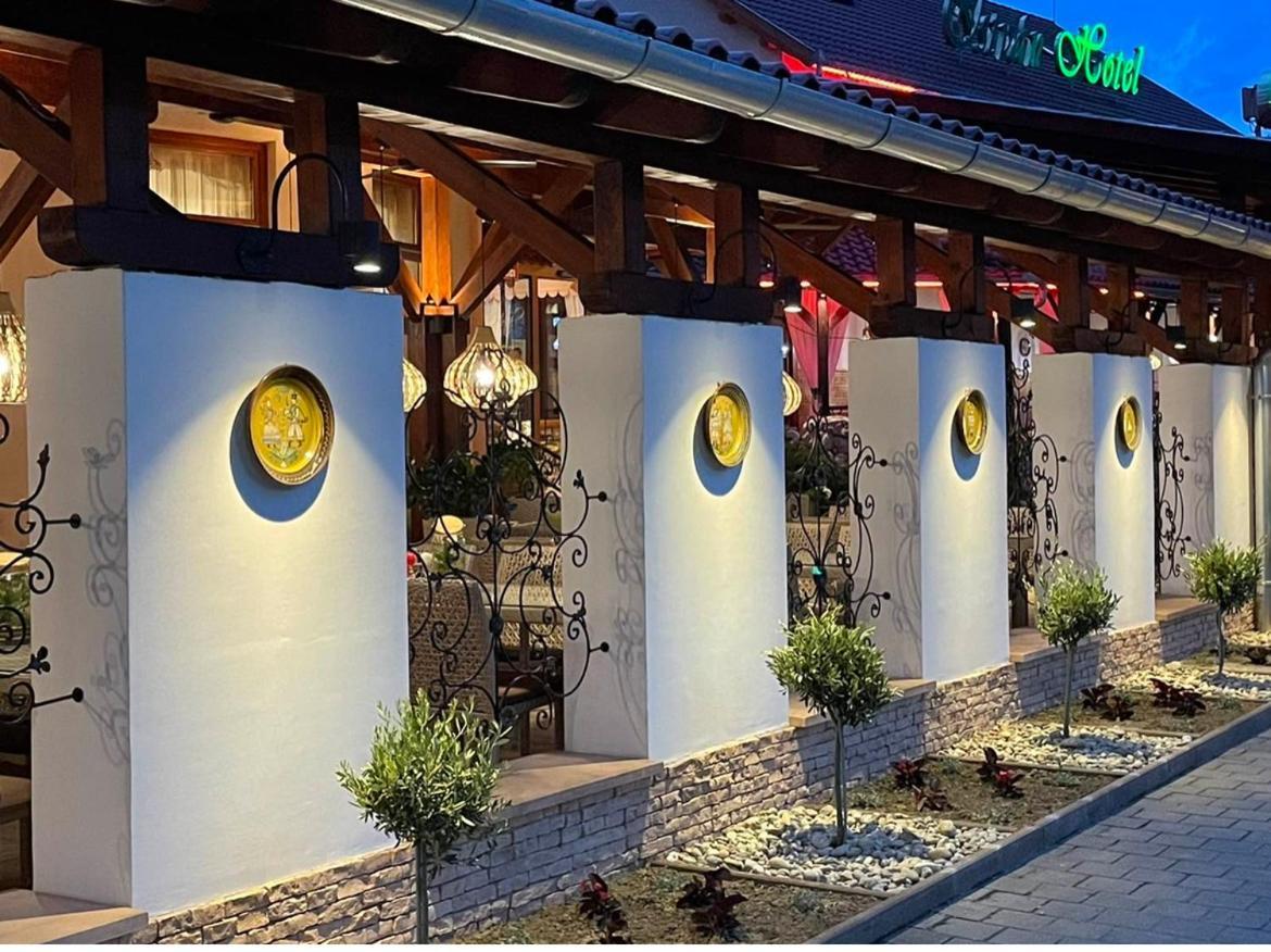 Istvan Parkhotel Es Gasztrofarm Sormas Bagian luar foto